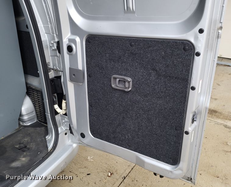 image for item LR9137 2015 Nissan NV200 SV  van