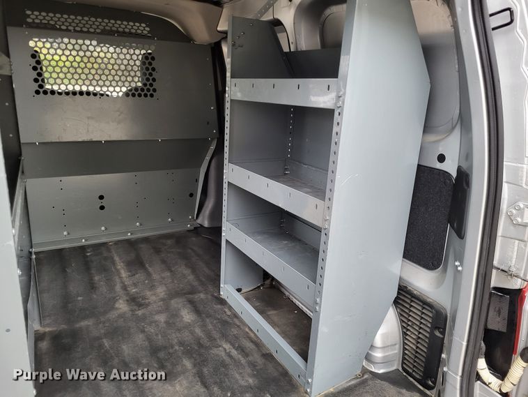 image for item LR9137 2015 Nissan NV200 SV  van