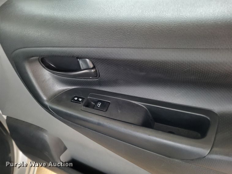 image for item LR9137 2015 Nissan NV200 SV  van