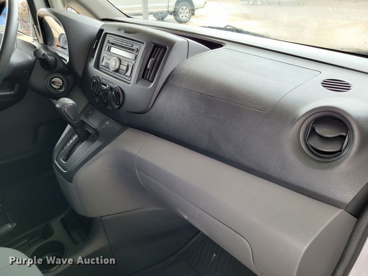 image for item LR9137 2015 Nissan NV200 SV  van