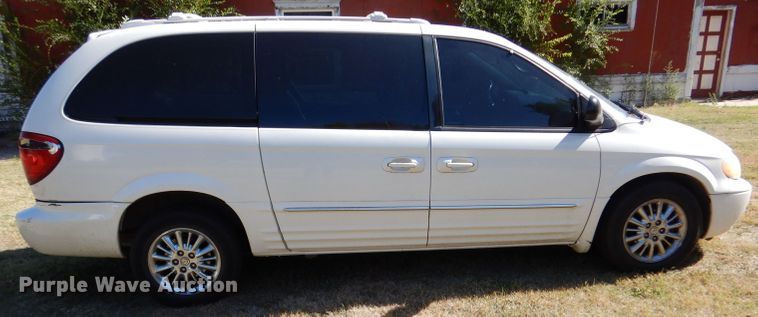 image for item LU9657 2004 Chrysler Town & Country Limited  van