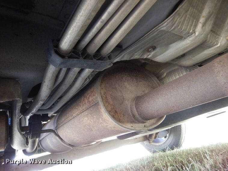 image for item LU9657 2004 Chrysler Town & Country Limited  van