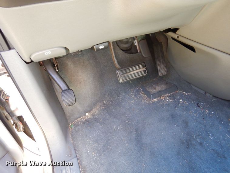 image for item LU9657 2004 Chrysler Town & Country Limited  van