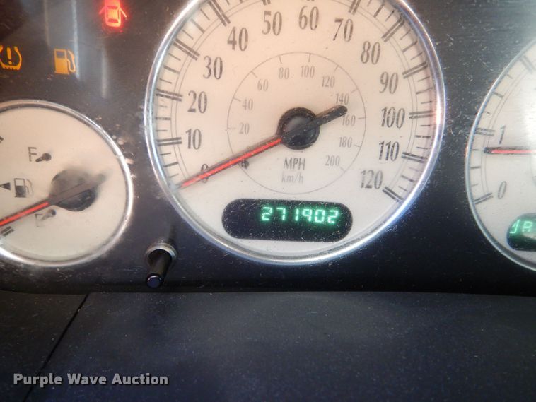 image for item LU9657 2004 Chrysler Town & Country Limited  van