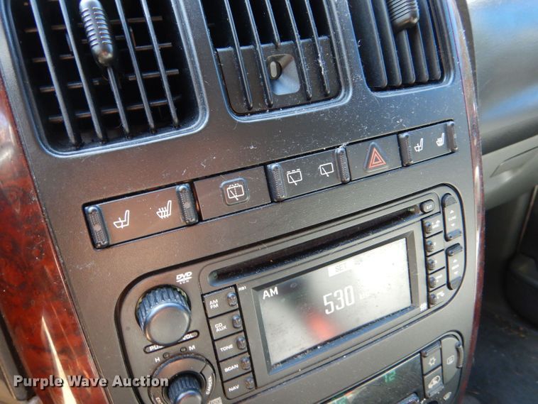 image for item LU9657 2004 Chrysler Town & Country Limited  van