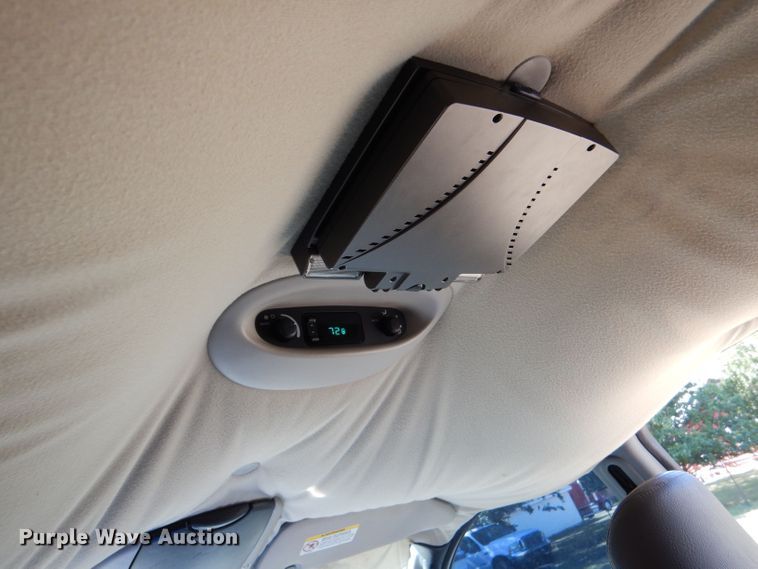 image for item LU9657 2004 Chrysler Town & Country Limited  van