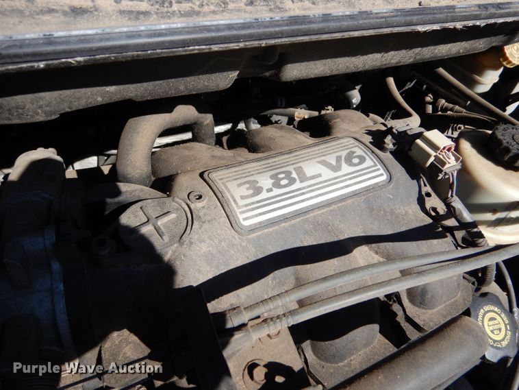 image for item LU9657 2004 Chrysler Town & Country Limited  van