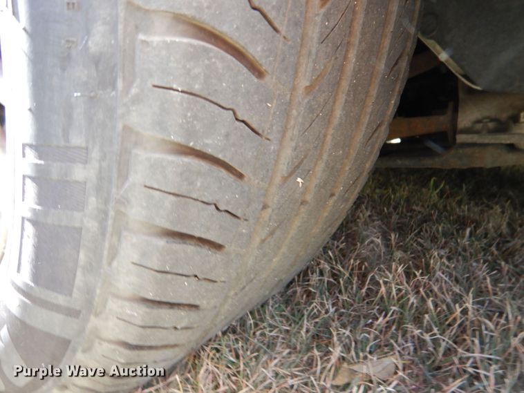 image for item LU9657 2004 Chrysler Town & Country Limited  van