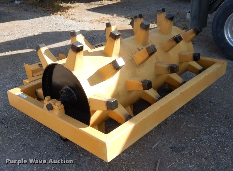 image for item LY9165 Skid steer sheepsfoot roller