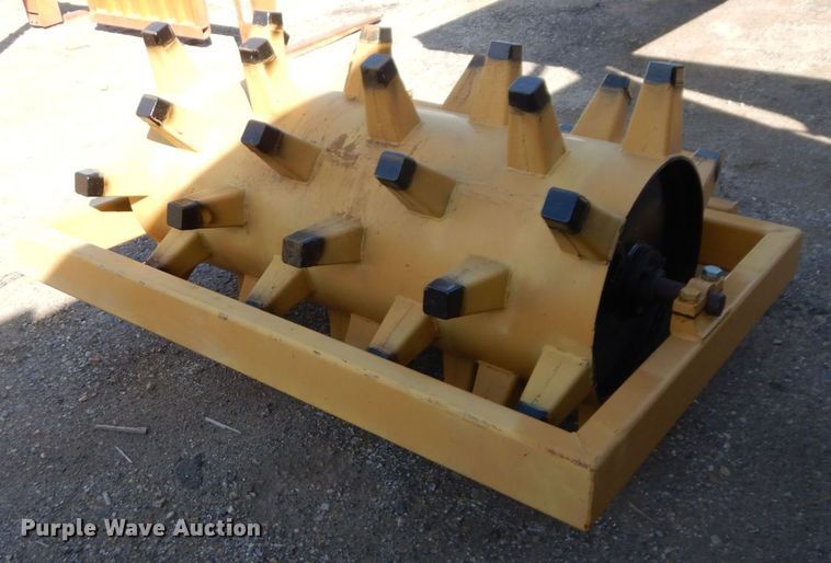 image for item LY9165 Skid steer sheepsfoot roller