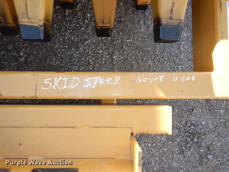 image for item LY9165 Skid steer sheepsfoot roller