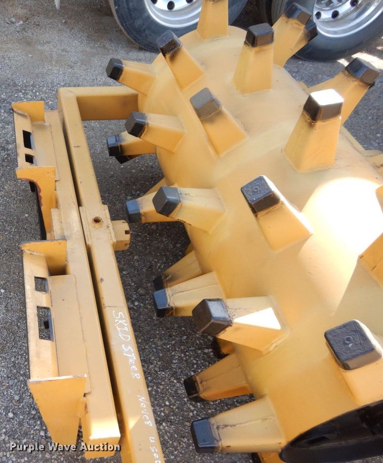 image for item LY9165 Skid steer sheepsfoot roller