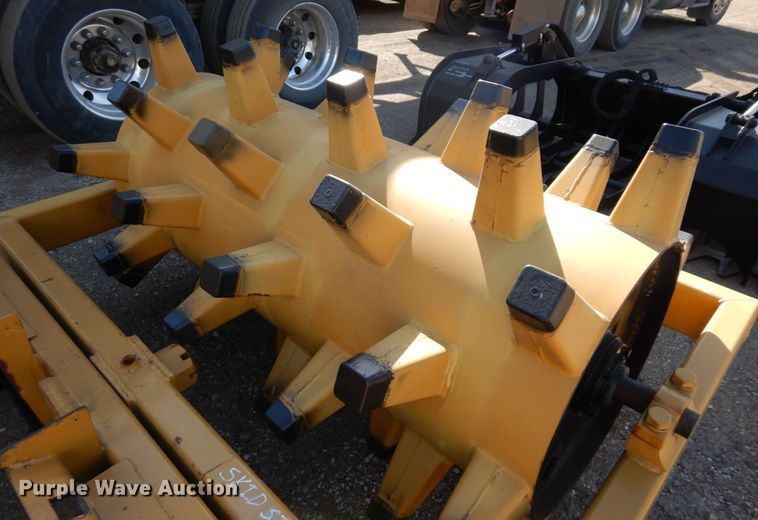 image for item LY9165 Skid steer sheepsfoot roller