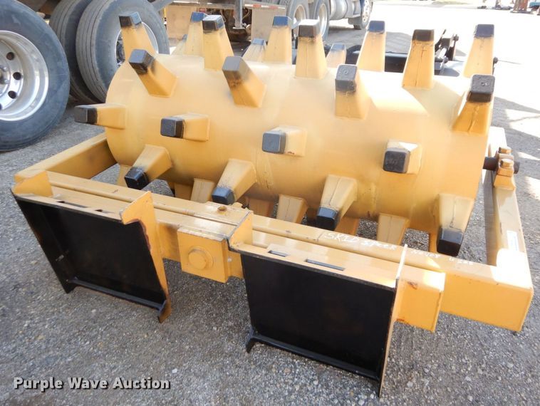 image for item LY9165 Skid steer sheepsfoot roller