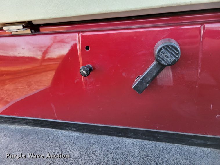 image for item LY9804 Yamaha  golf cart