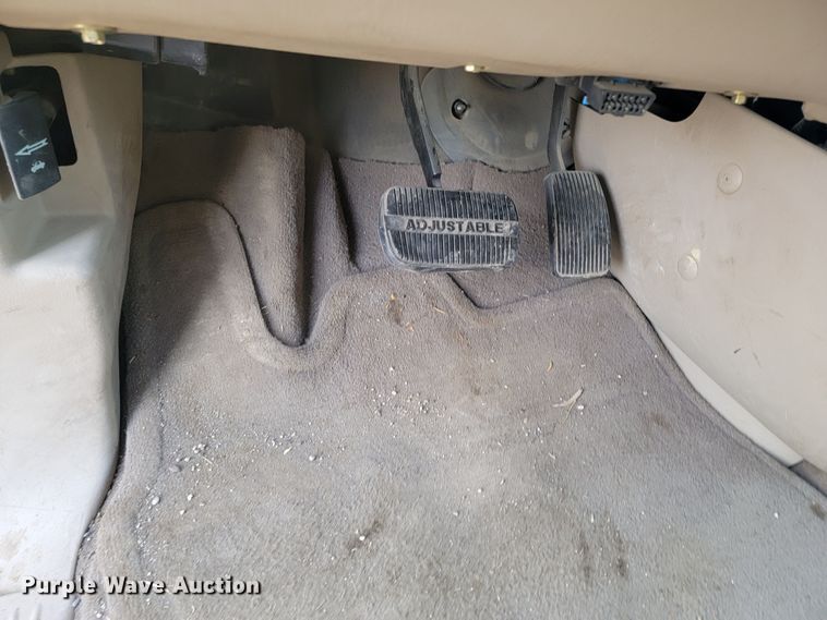 image for item ME9603 2002 Ford Windstar LX  van