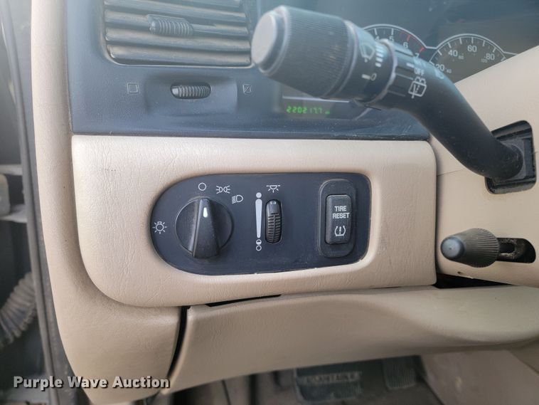 image for item ME9603 2002 Ford Windstar LX  van