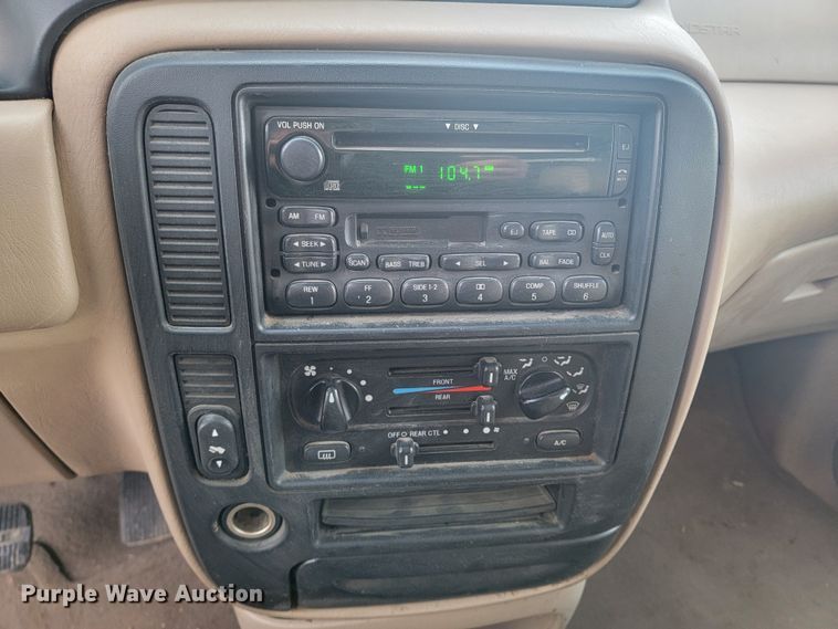 image for item ME9603 2002 Ford Windstar LX  van