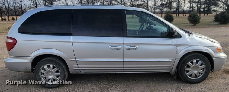 image for item ME9604 2004 Chrysler Town & Country Limited  van