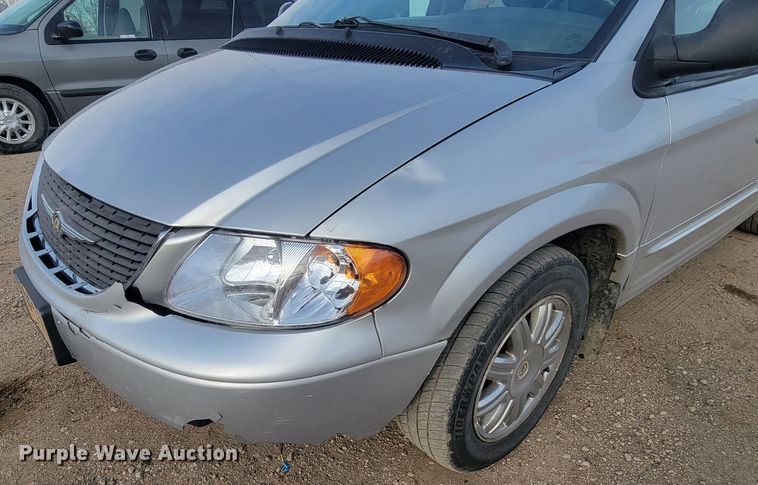 image for item ME9604 2004 Chrysler Town & Country Limited  van