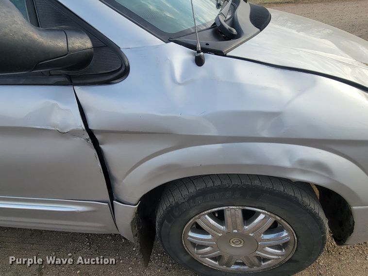 image for item ME9604 2004 Chrysler Town & Country Limited  van