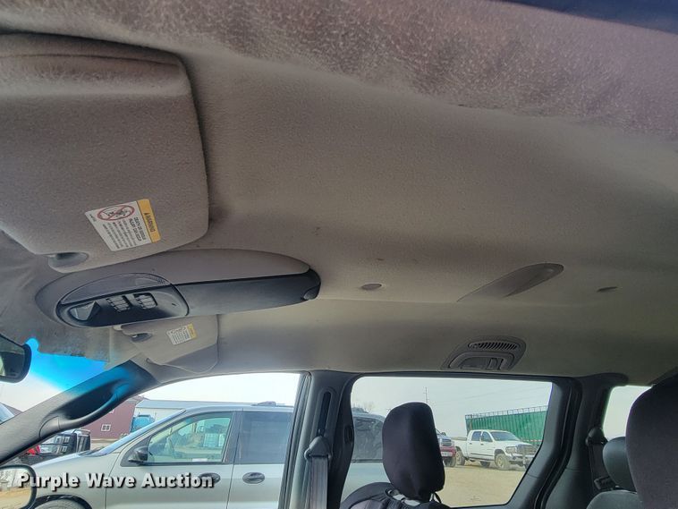 image for item ME9604 2004 Chrysler Town & Country Limited  van