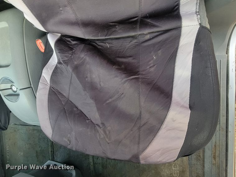 image for item ME9604 2004 Chrysler Town & Country Limited  van