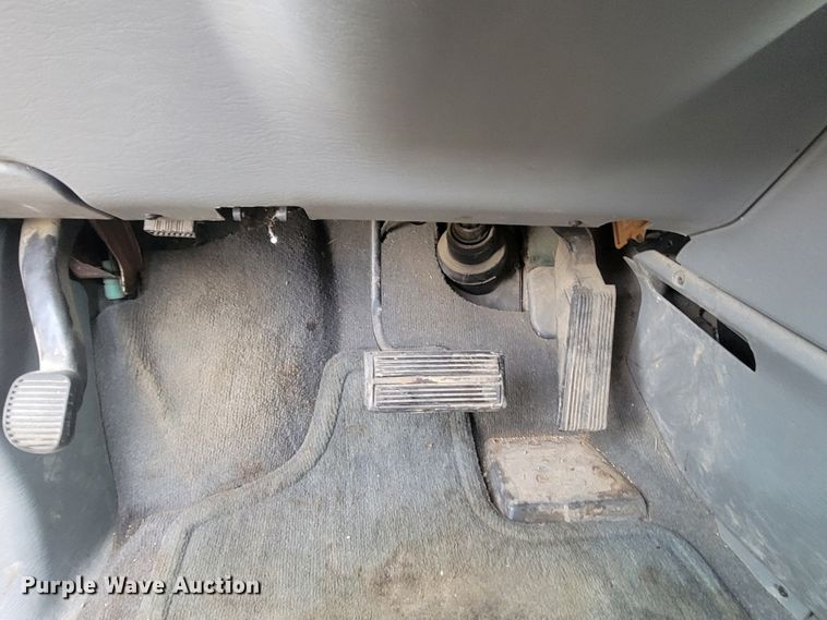 image for item ME9604 2004 Chrysler Town & Country Limited  van