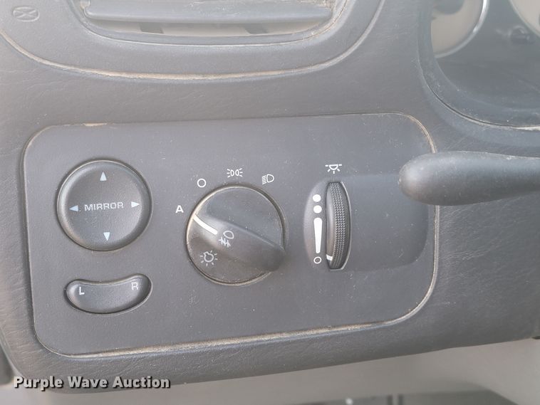 image for item ME9604 2004 Chrysler Town & Country Limited  van