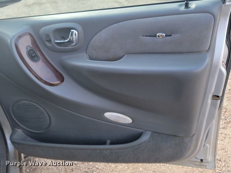 image for item ME9604 2004 Chrysler Town & Country Limited  van