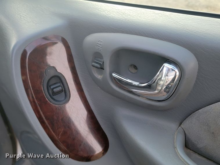 image for item ME9604 2004 Chrysler Town & Country Limited  van