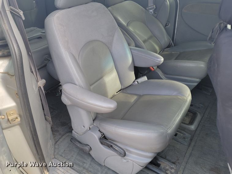 image for item ME9604 2004 Chrysler Town & Country Limited  van