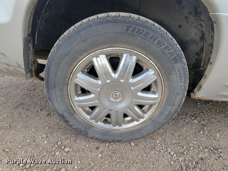 image for item ME9604 2004 Chrysler Town & Country Limited  van