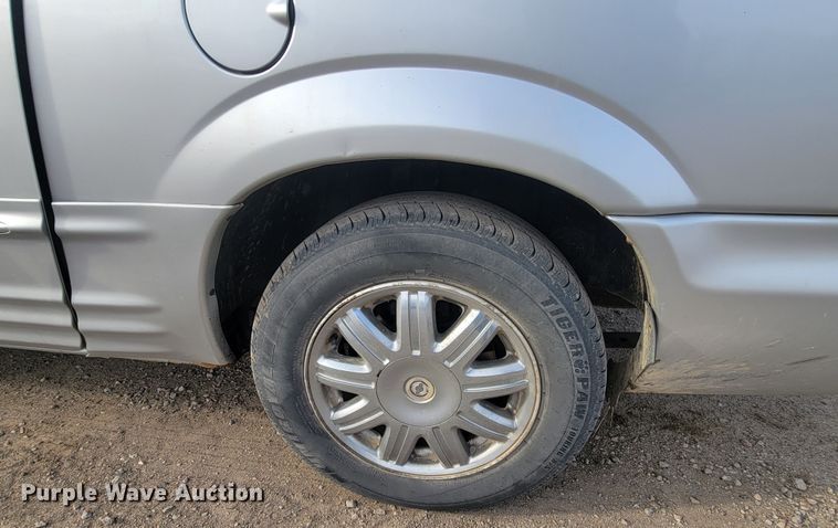 image for item ME9604 2004 Chrysler Town & Country Limited  van