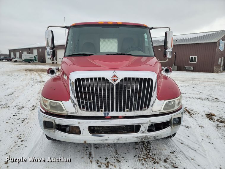 image for item ME9608 2010 International DuraStar 4300  truck cab and chassis