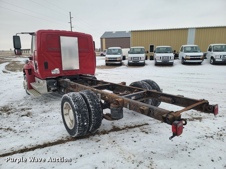 image for item ME9608 2010 International DuraStar 4300  truck cab and chassis