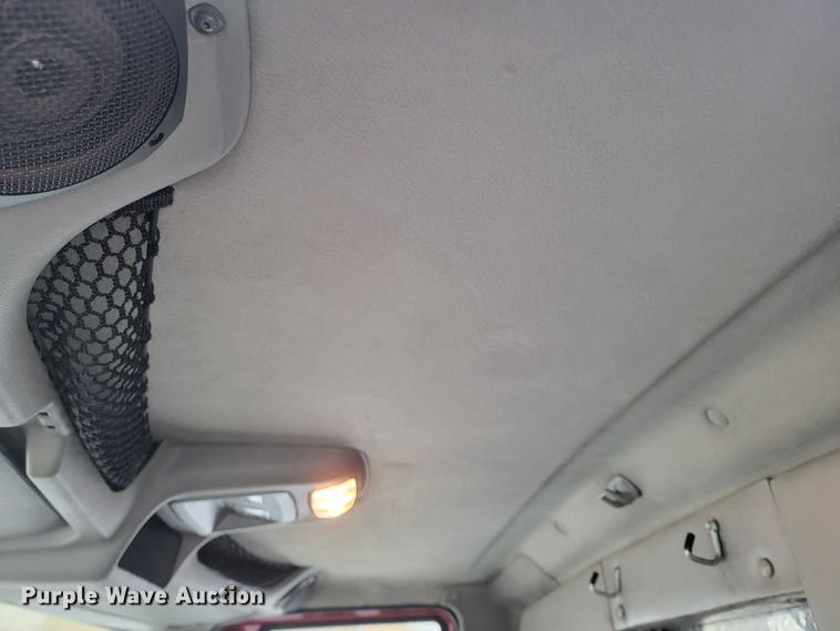 image for item ME9608 2010 International DuraStar 4300  truck cab and chassis