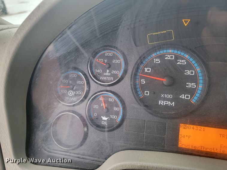 image for item ME9608 2010 International DuraStar 4300  truck cab and chassis