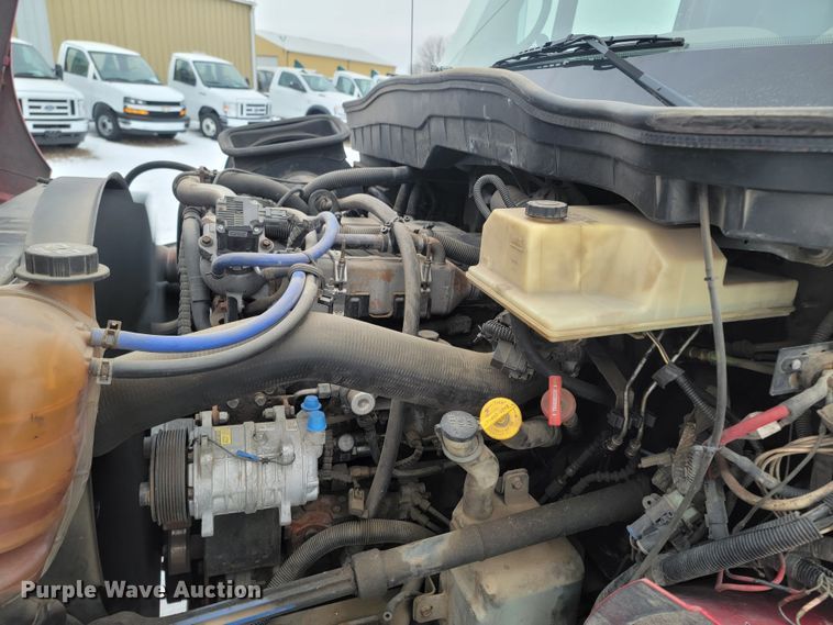 image for item ME9608 2010 International DuraStar 4300  truck cab and chassis