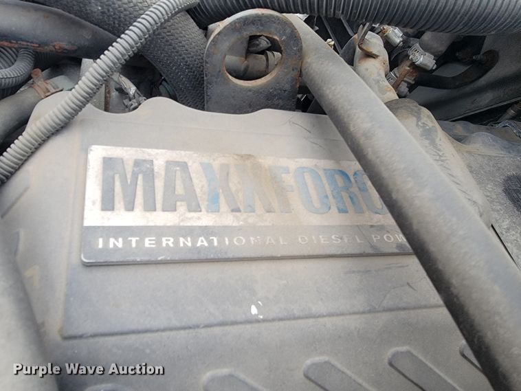 image for item ME9608 2010 International DuraStar 4300  truck cab and chassis