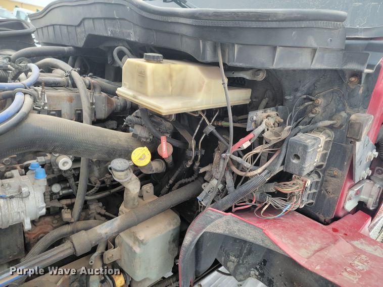 image for item ME9608 2010 International DuraStar 4300  truck cab and chassis