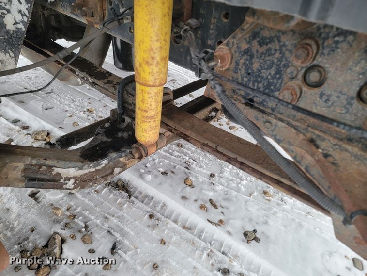 image for item ME9608 2010 International DuraStar 4300  truck cab and chassis