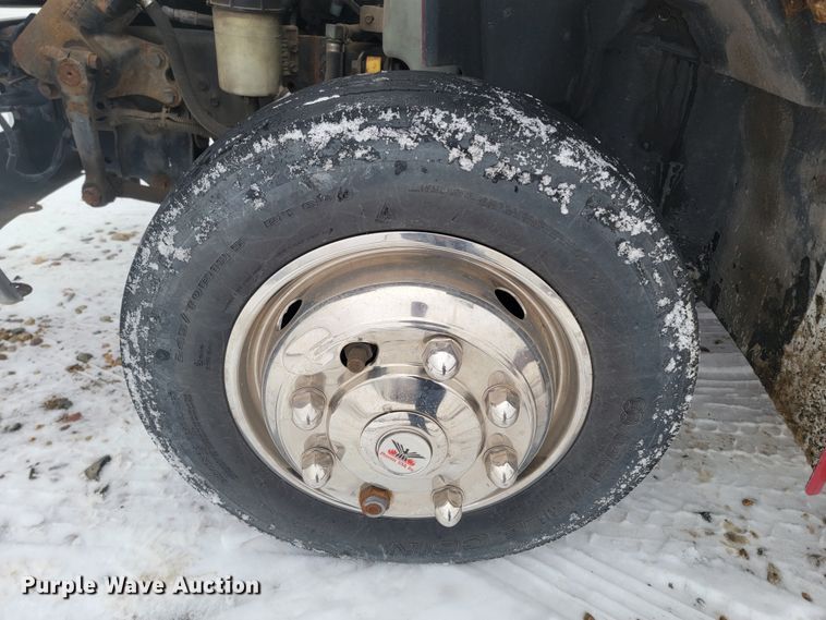 image for item ME9608 2010 International DuraStar 4300  truck cab and chassis