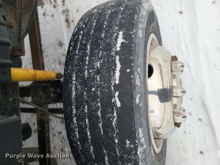 image for item ME9608 2010 International DuraStar 4300  truck cab and chassis