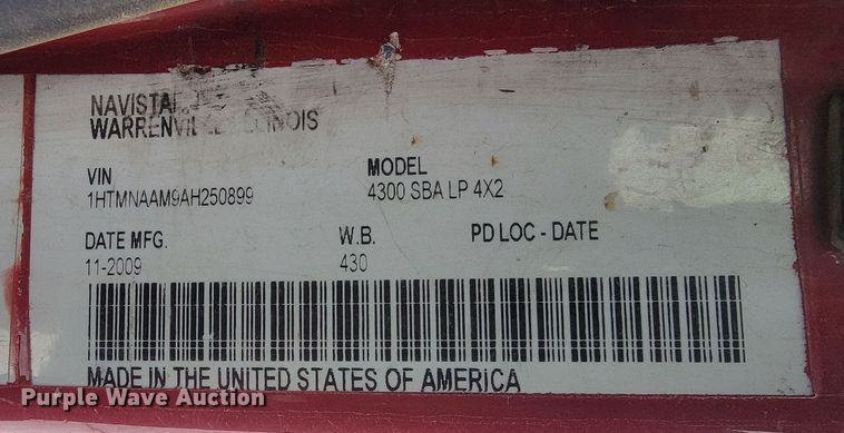 image for item ME9608 2010 International DuraStar 4300  truck cab and chassis