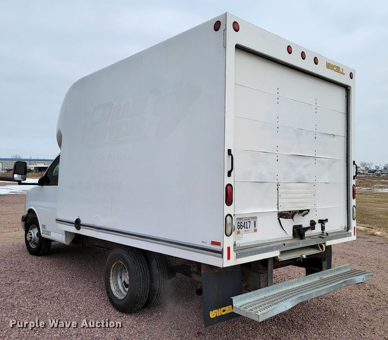 image for item ME9621 2009 Chevrolet Express 3500  box truck