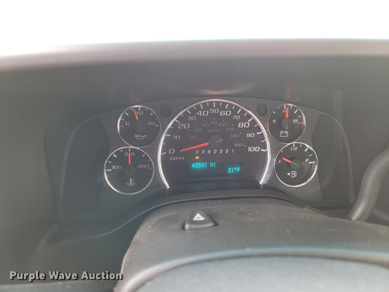 image for item ME9621 2009 Chevrolet Express 3500  box truck