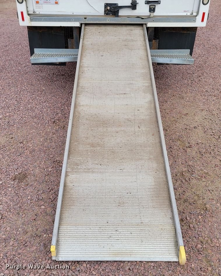 image for item ME9621 2009 Chevrolet Express 3500  box truck