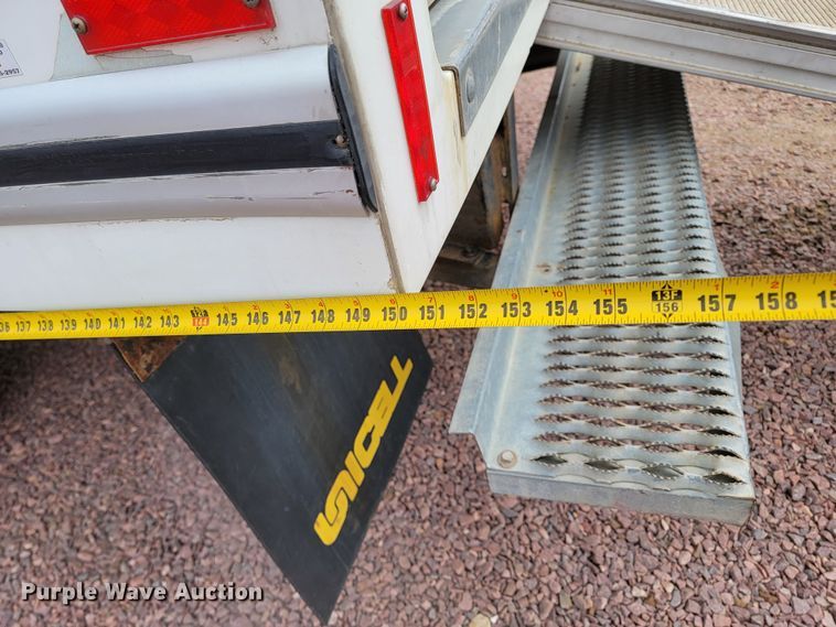 image for item ME9621 2009 Chevrolet Express 3500  box truck