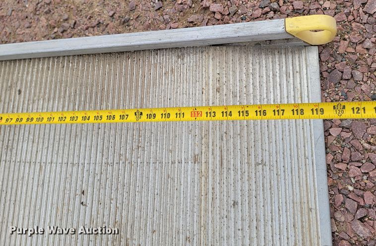 image for item ME9621 2009 Chevrolet Express 3500  box truck